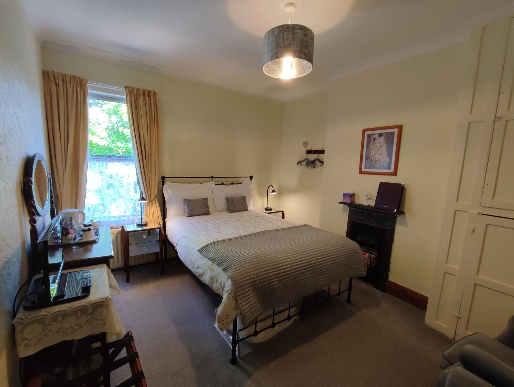 Anton Guest House Bed And Breakfast Shrewsbury Esterno foto