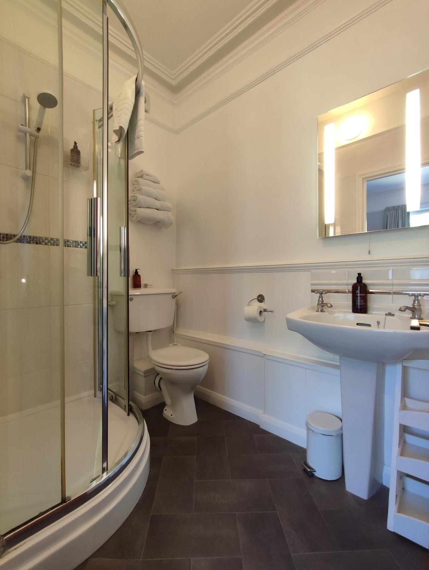 Anton Guest House Bed And Breakfast Shrewsbury Esterno foto